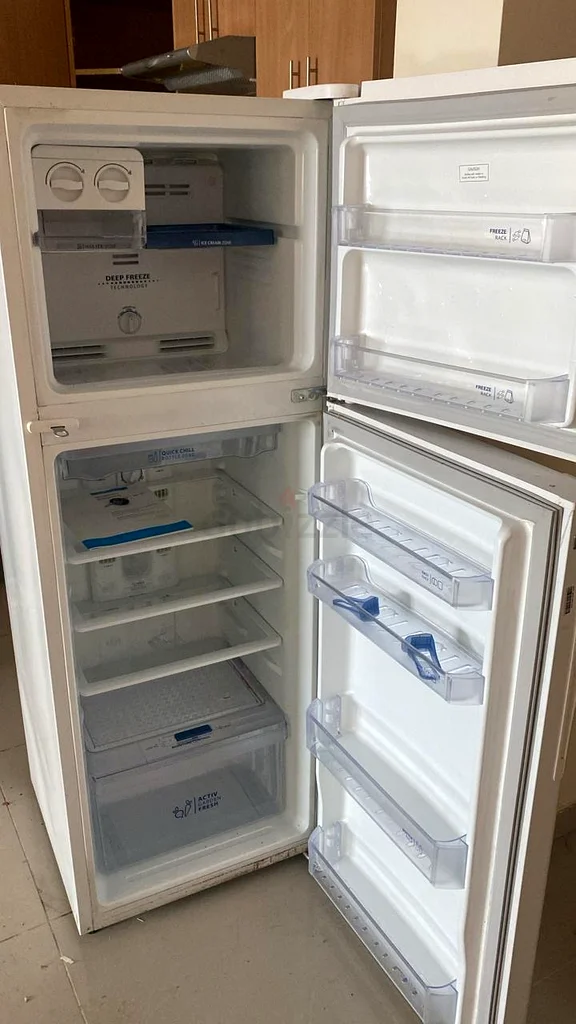 Whirlpool Refrigerator - Stylish and Spacious!63200165861635111