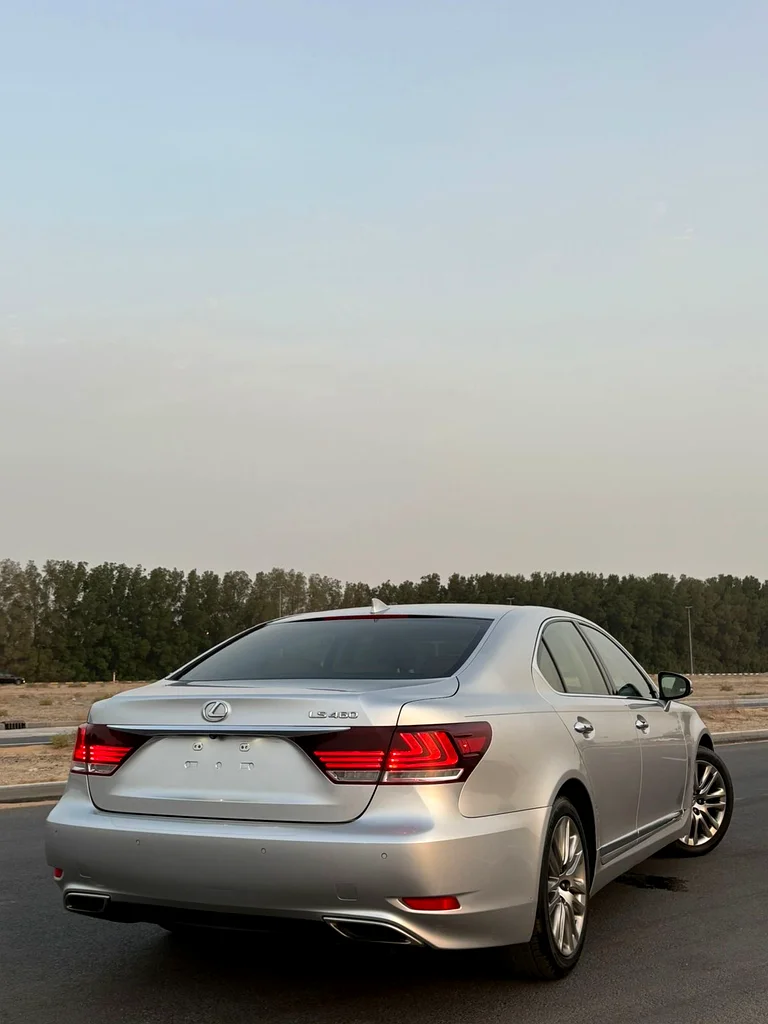 Toyota Lexus LS 460 model 201563225702577411112