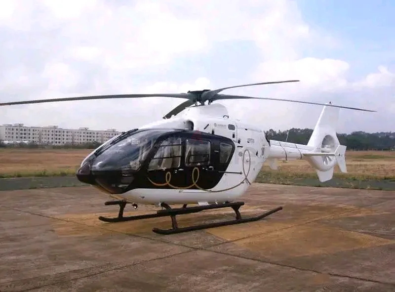 Private jet and helicopter63207408792835111