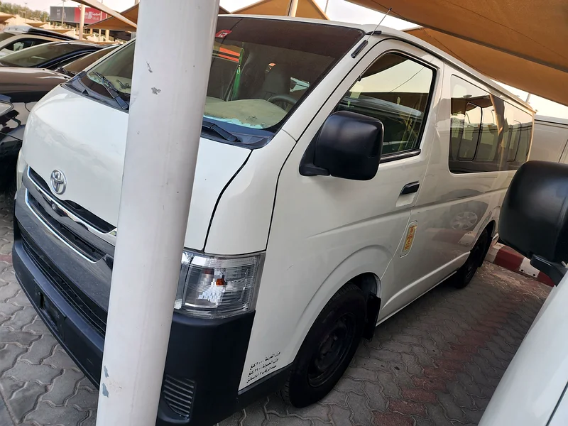Toyota HiAce 2015 model, set 14, GCC specification, very clean inside and outside, 100%63401316664833113