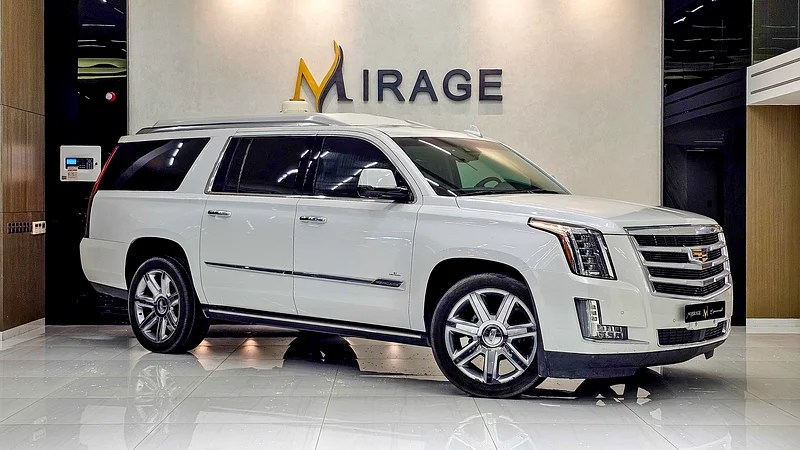 CADILLAC - ESCALADE - L PLATINUM VIP - V 8 - 2016 MODEL - AMERICAN SPECS - WHITE - 58,000KM633984891276821121
