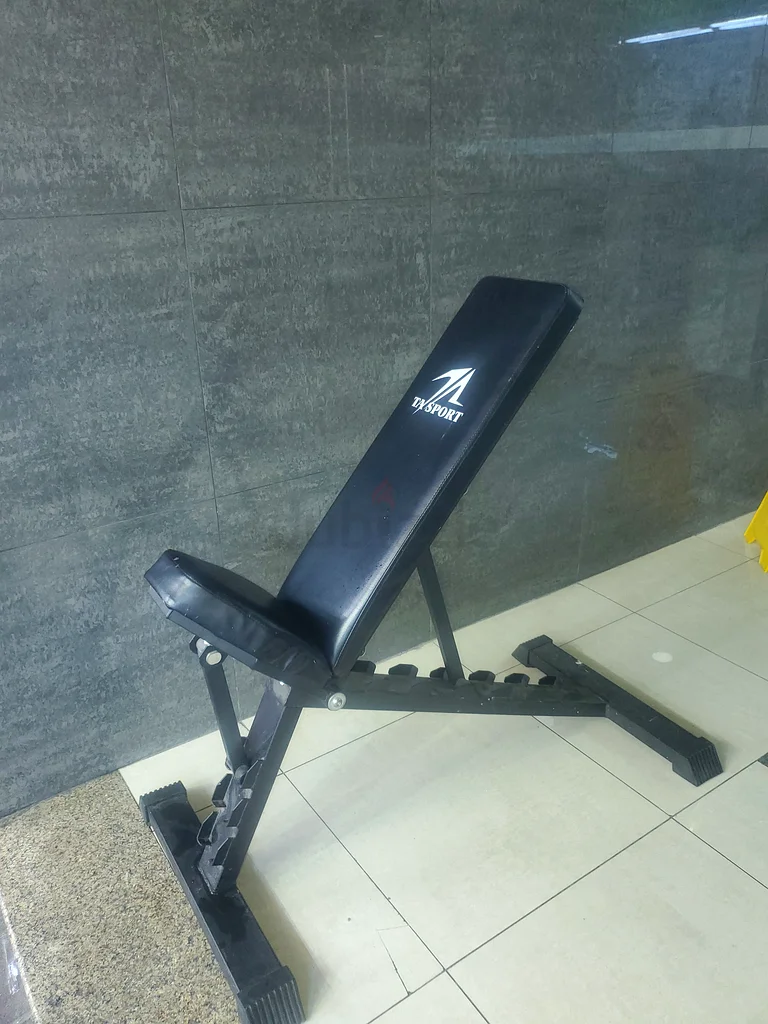 Compact Adjustable Workout Bench for Home Gym63199137014785111