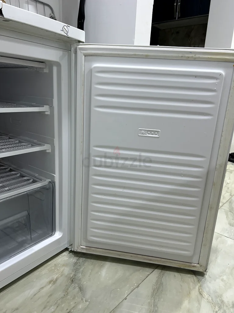 Freezer63199640633858112