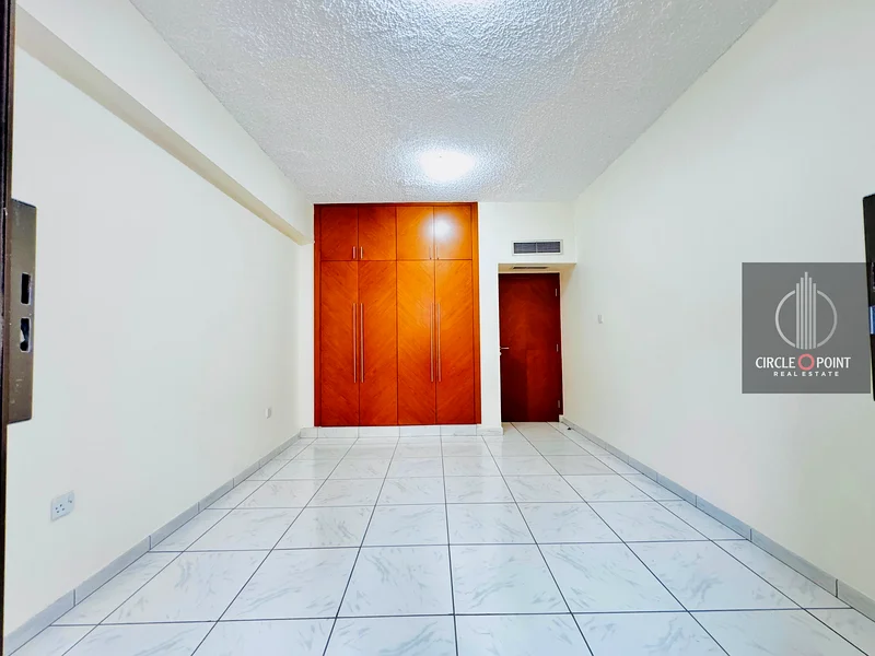 تصميم كبير بـ 3 غرف نوم وصالة_تشطيب حديث مع جميع وسائل الراحة_قريب من المترو63767647193987112