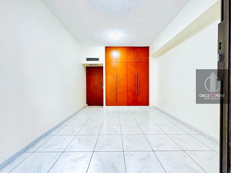 تصميم كبير بـ 3 غرف نوم وصالة_تشطيب حديث مع جميع وسائل الراحة_قريب من المترو63767647193987111