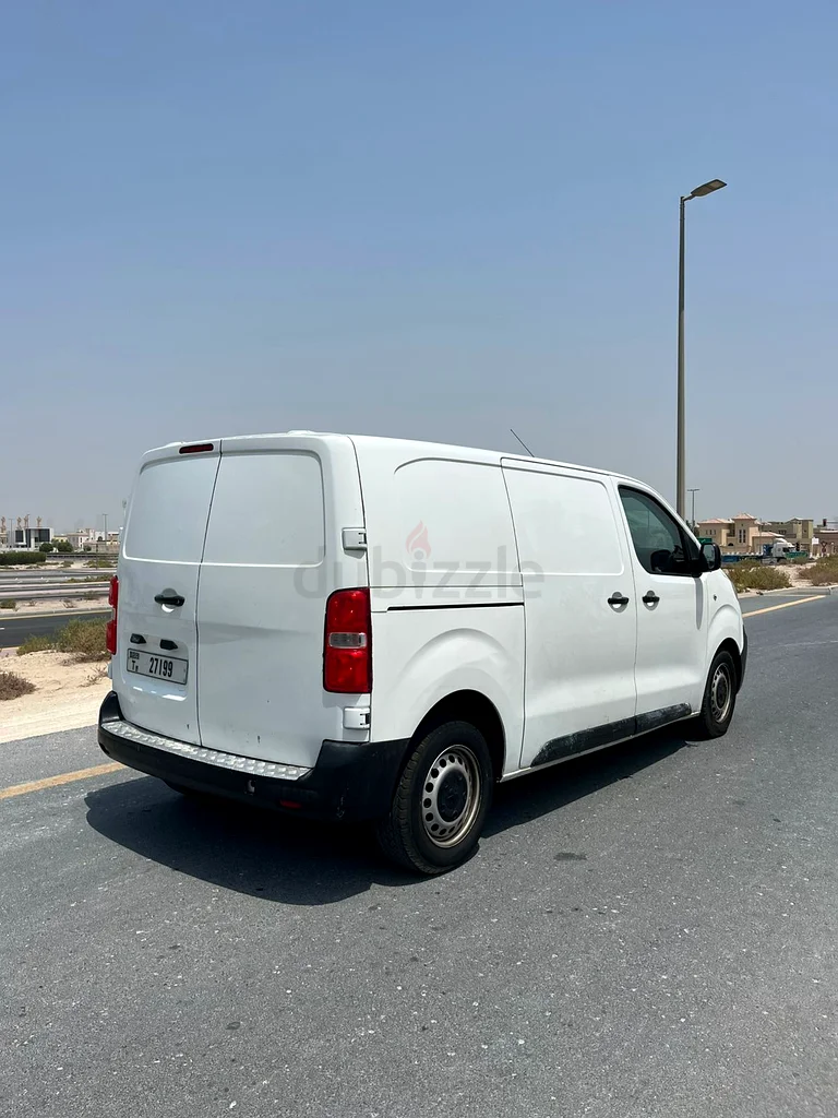 Peugeot Expert (Panel Van) - 2018 - White - AUTOMATIC63221303190274114