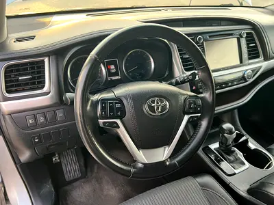 صورة 14 لـ 2017 Toyota HIGHLANDER