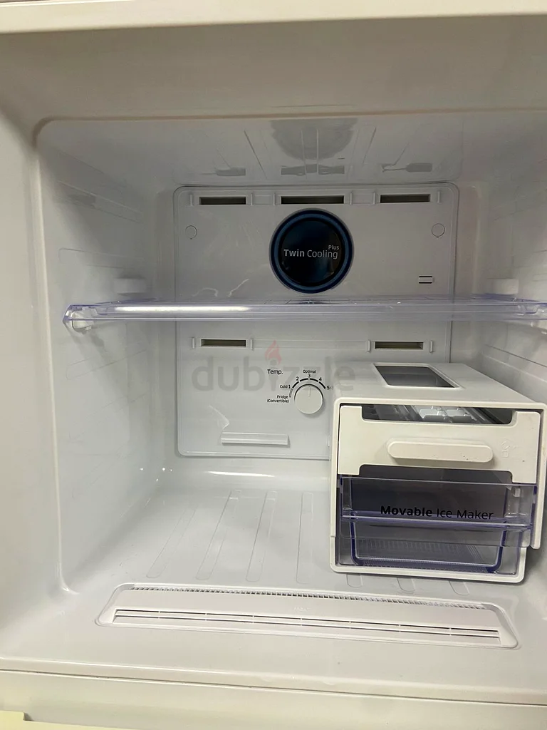 Sleek Samsung Refrigerator - Perfect Condition!63201170976385114