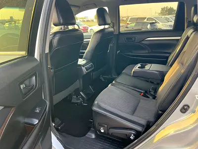 صورة 16 لـ 2017 Toyota HIGHLANDER