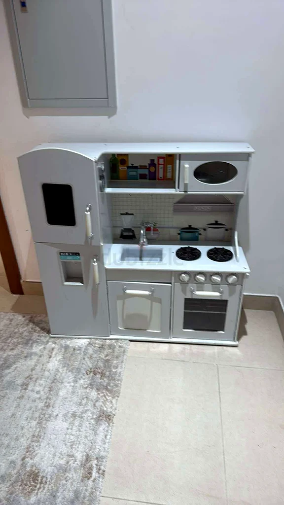 Charming White Pretend Play kitchen Unit for Kids!63207409656579111