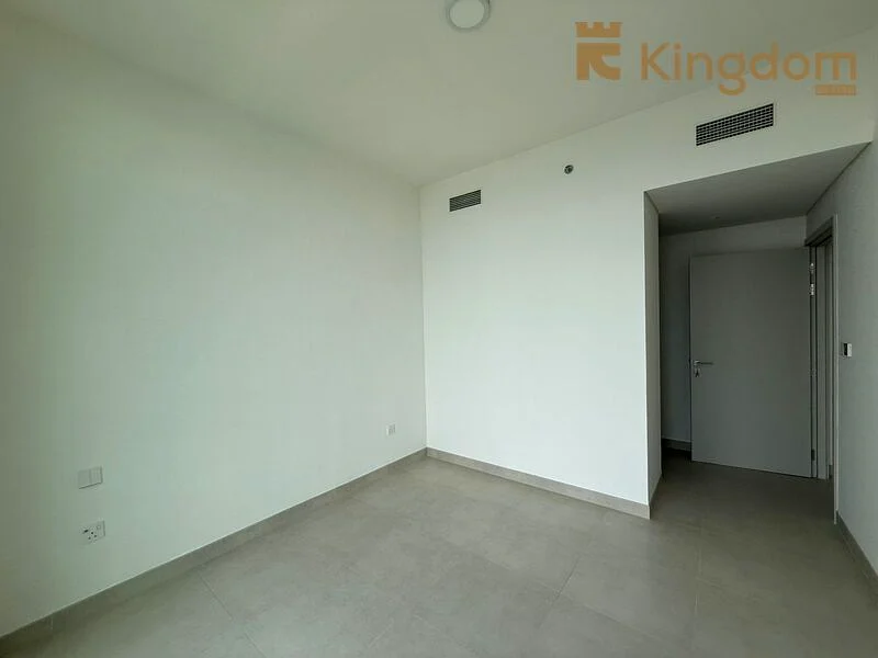 Stylish 2-Bedroom Apartment | Creek & Skyline Views64026368490881114