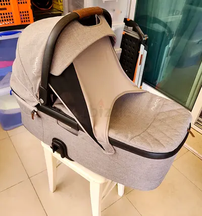 Nuna Demi Grow New Born Baby Bassinet