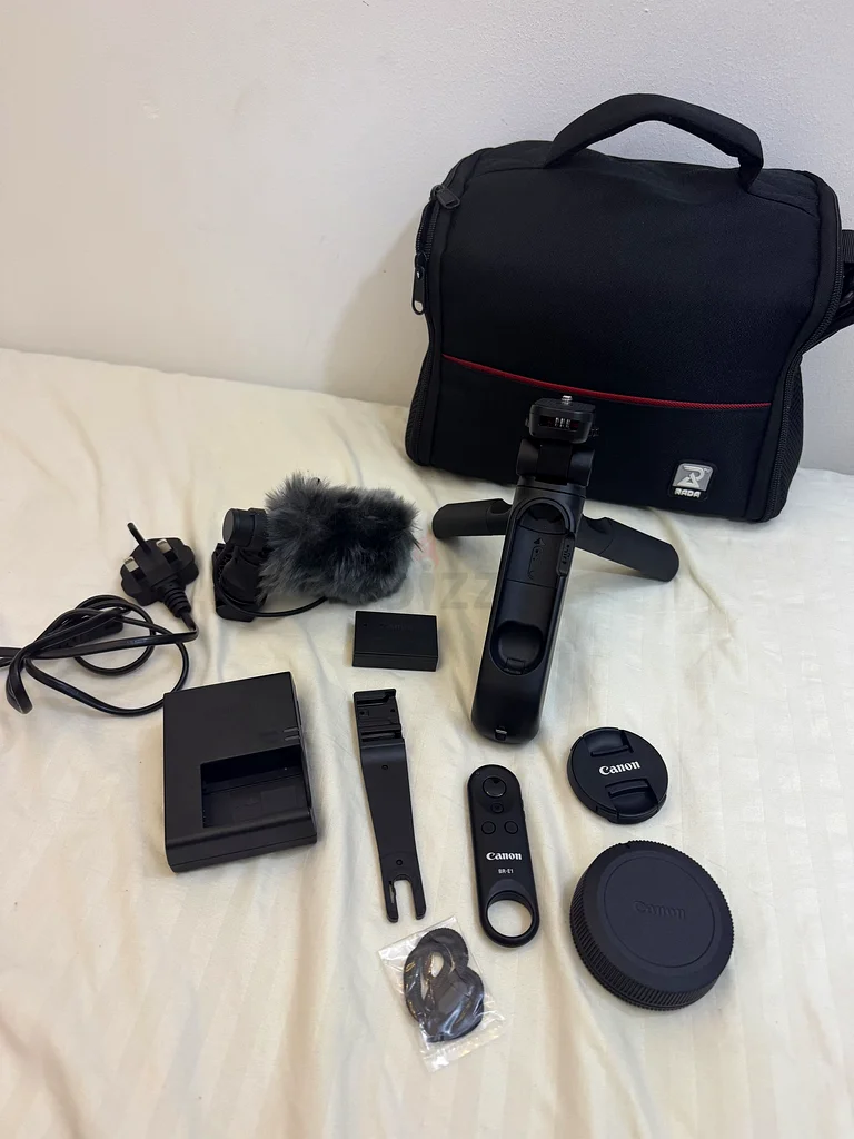 Canon EOS R50 with 256GB memory card63201693753217112