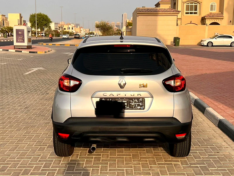 رينو صبغ وتشييكات الوكالة بحالة الوكالة مفتاحين الوكالة
Renault with agency paint and checks, in sho63222312238594114