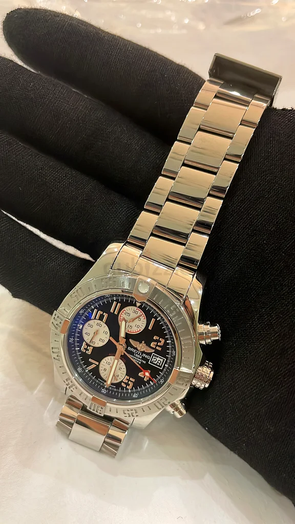 A new Breitling watch with all accessories and the original invoice, which is currently considered rare.63202200431106113