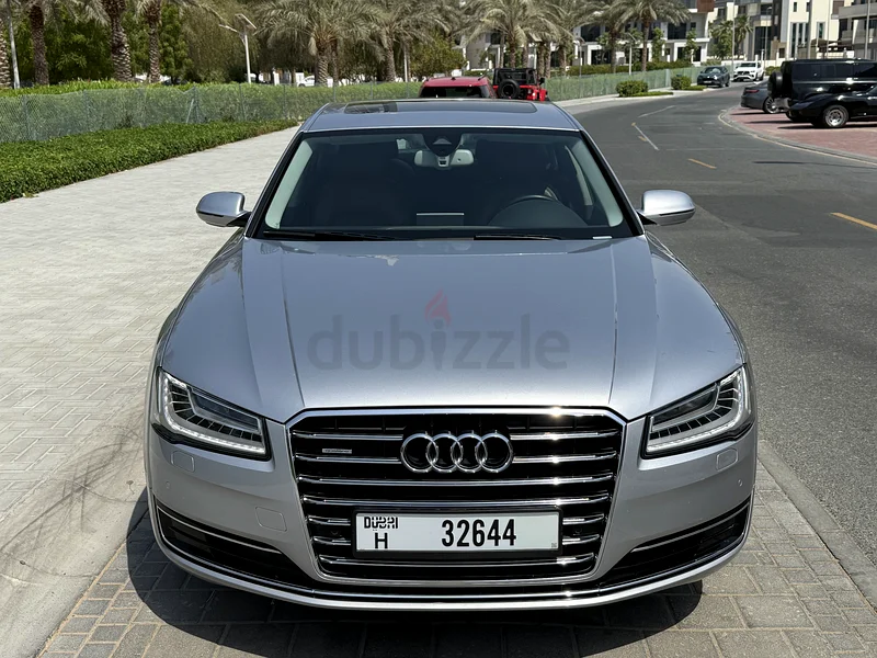 أودي A8 2016 وكالة الخليج للخدمة V6 5.0 FSI كواترو حالة ممتازة من الداخل والخارج مفتاحان63224791505281112