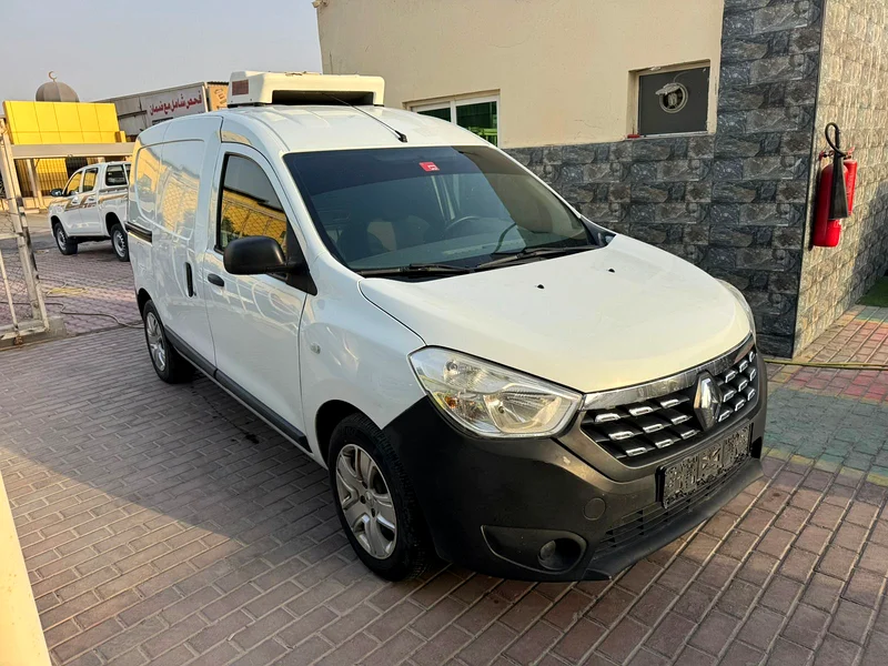 Renault Duster Gulf 202163398495041027111