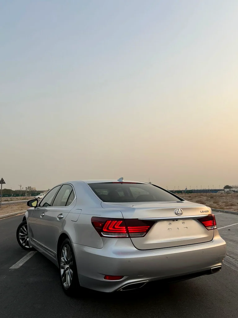 Toyota Lexus LS 460 model 201563225702577411113