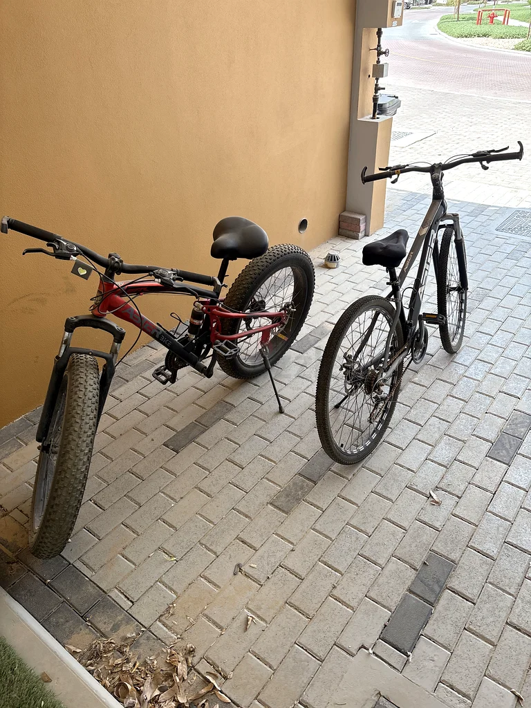 Two High-Quality Mountain Bikes - Perfect for Adventure! ️63197652313091111