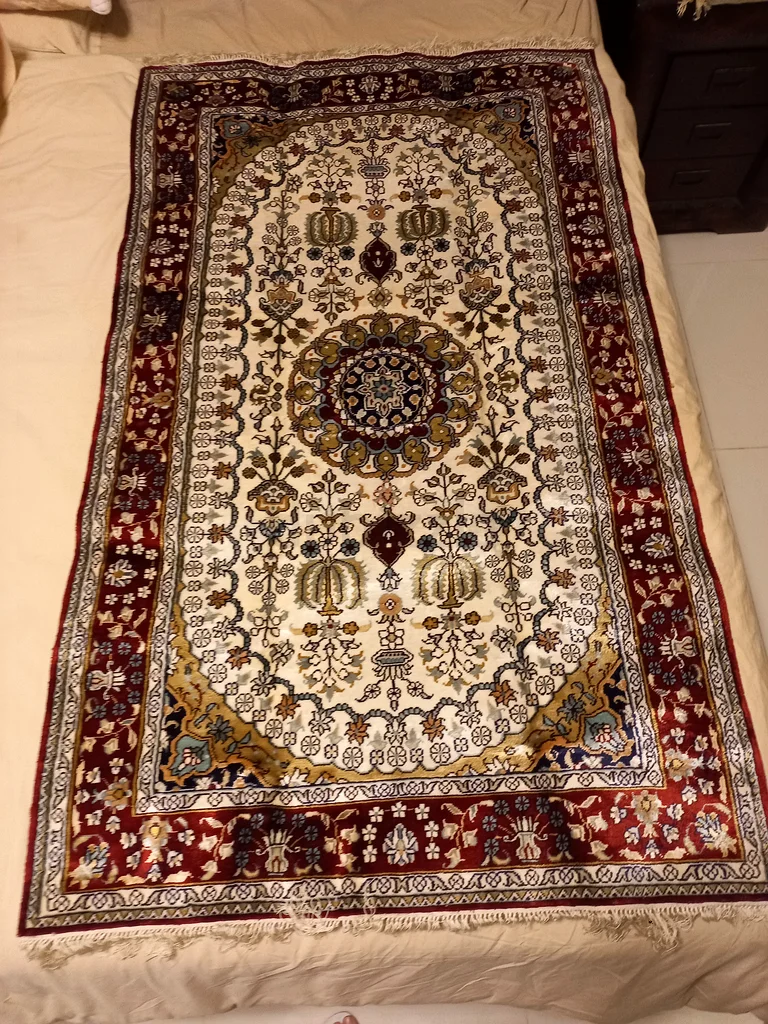 سجادة فارسية مربوطة يدويًا بالحرير63209845833859114