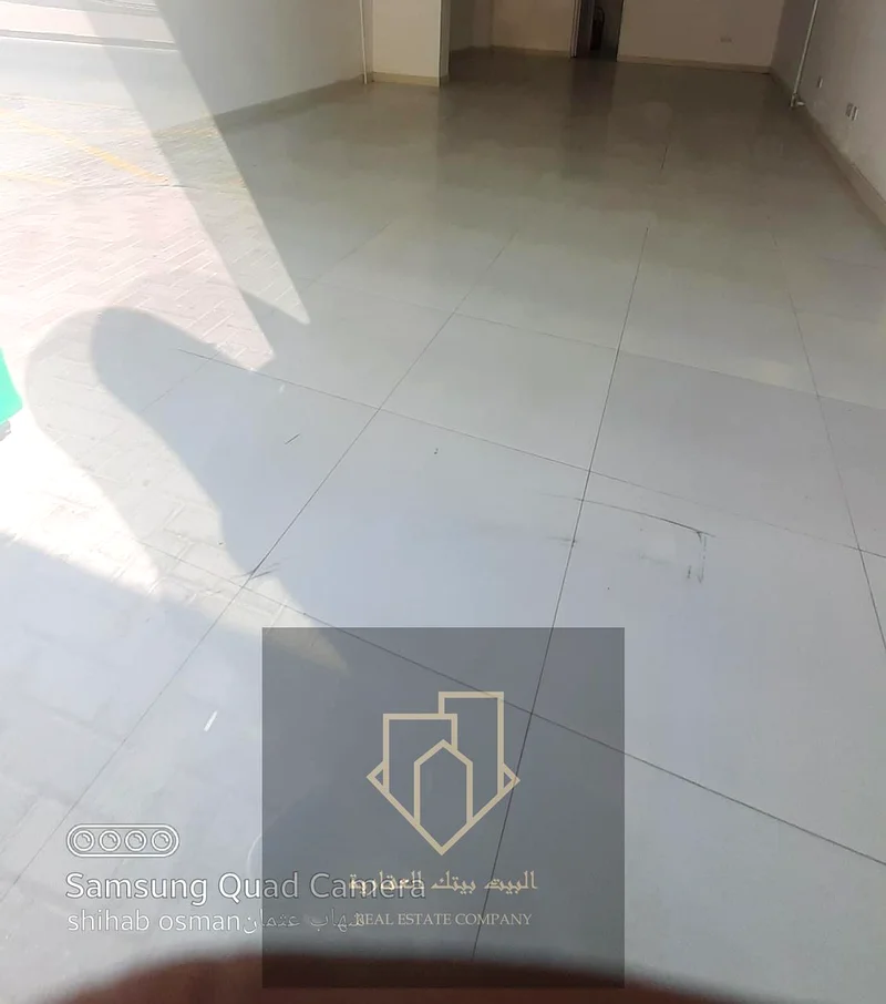 Spacious commercial shop with an internal bathroom for rent - strategic location - attractive price with flexible payments63220803341315112