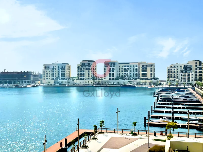 إطلالة على خط السماء والمارينا | وصول مباشر للشاطئ | شاغر63808222155649110