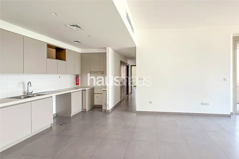 Full Park View | Modern | Spacious64026130603777112