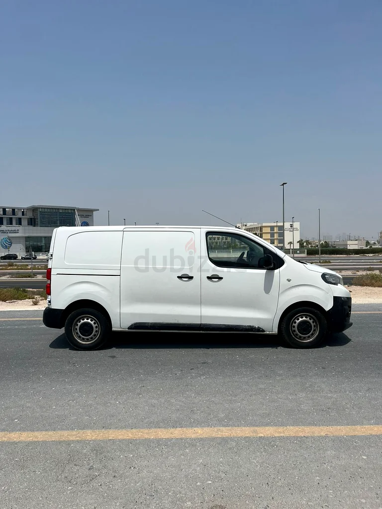 Peugeot Expert (Panel Van) - 2018 - White - AUTOMATIC63221303190274112