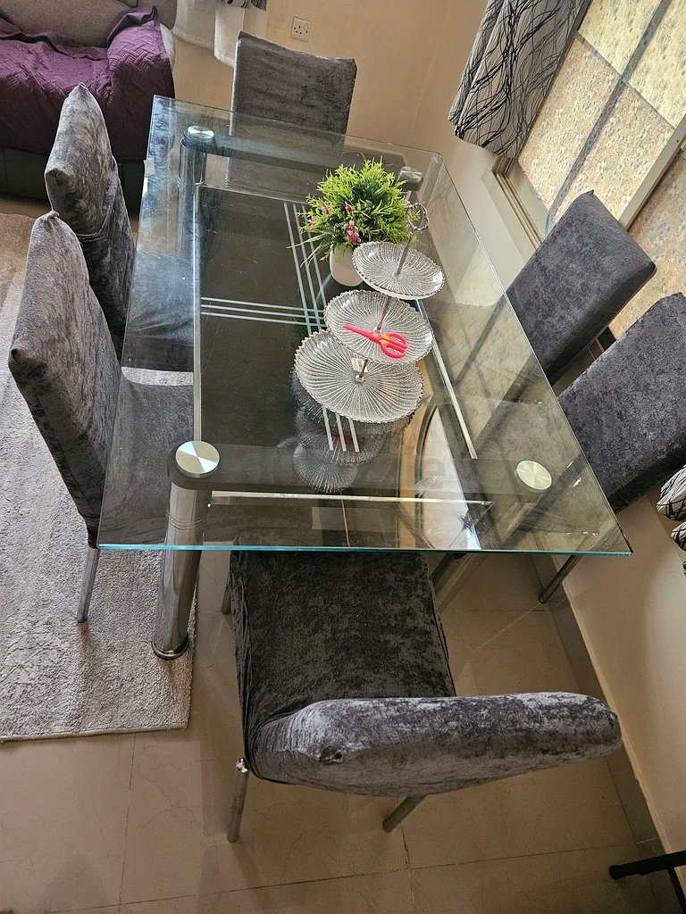 Dining table طاولة طعام632108971656991116