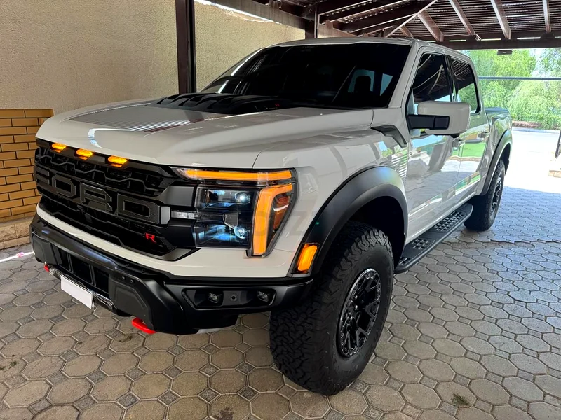 Ford Raptor R 202463226745418242111