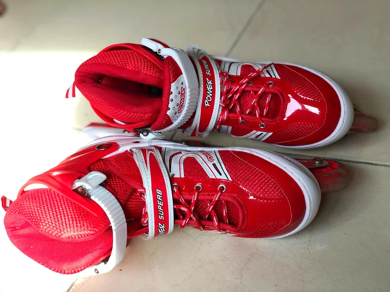 High-Performance Red Inline Skates - Perfect for Fun and Fitness!63197145786753111
