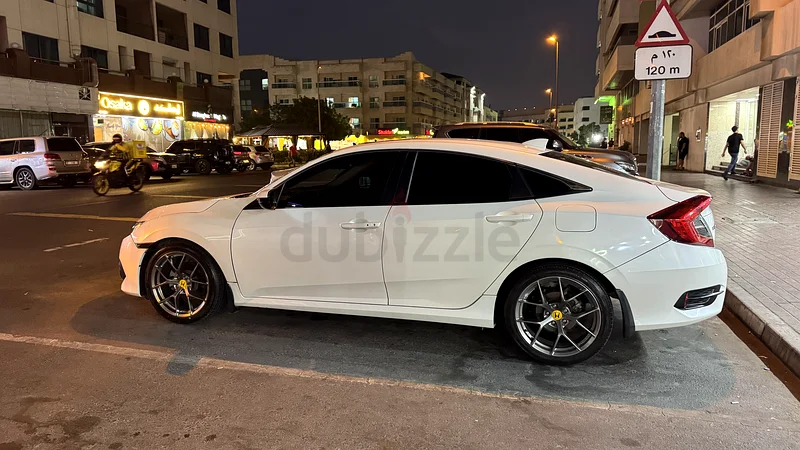 Honda Civic 2017, with new 18” BBS alloy wheels new Nexen tires 135x40x18”, new Amaron Battery63224792726402112