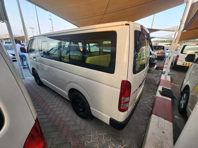 Toyota HiAce 2015 model, set 14, GCC specification, very clean inside and outside, 100%63401316664833114