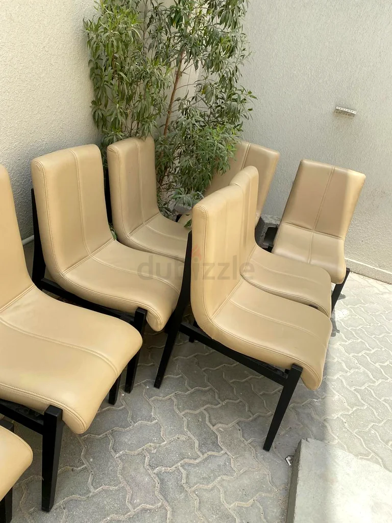 Chairs63211428766595114