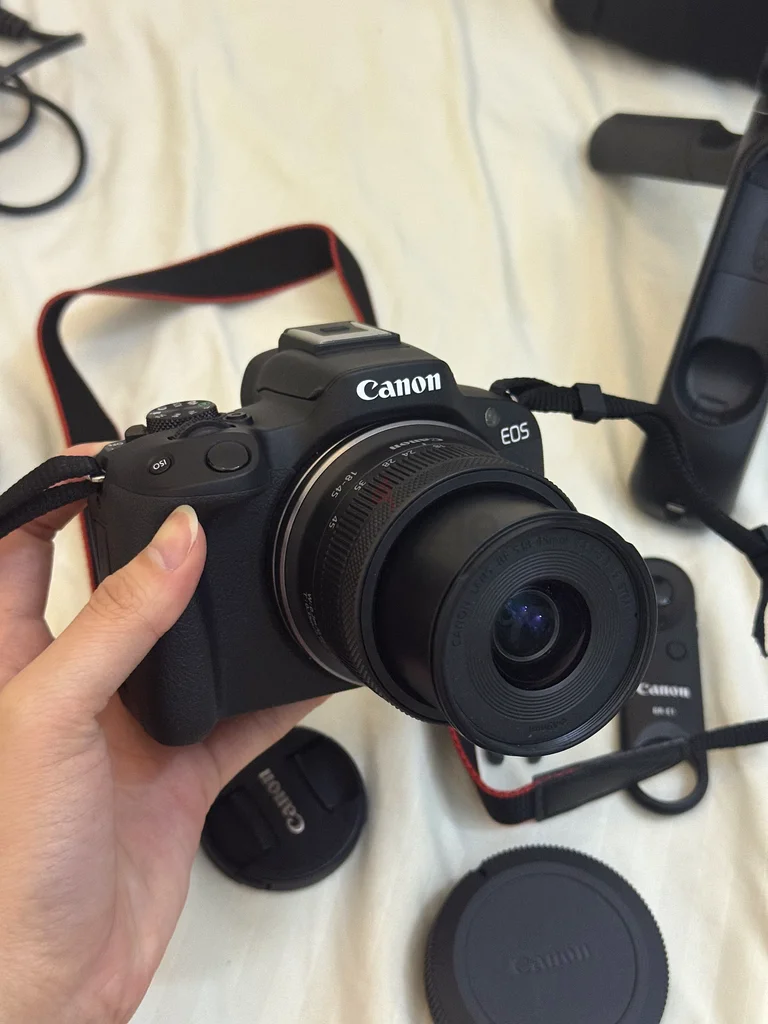 Canon EOS R50 with 256GB memory card63201693753217113
