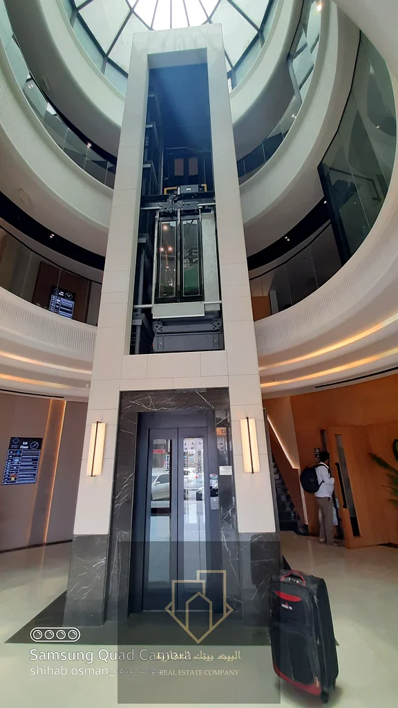 Prime location | Suitable for any commercial activity | Excellent space | Close to all services632213281295391113