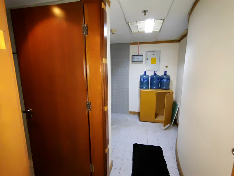 fully furnished ready office with partitions available @  Near BURJUMAN METRO, BUR DUBAI63221327015426112