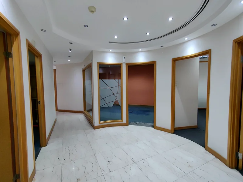 fully furnished ready office with partitions available @  Near BURJUMAN METRO, BUR DUBAI63221327015426111
