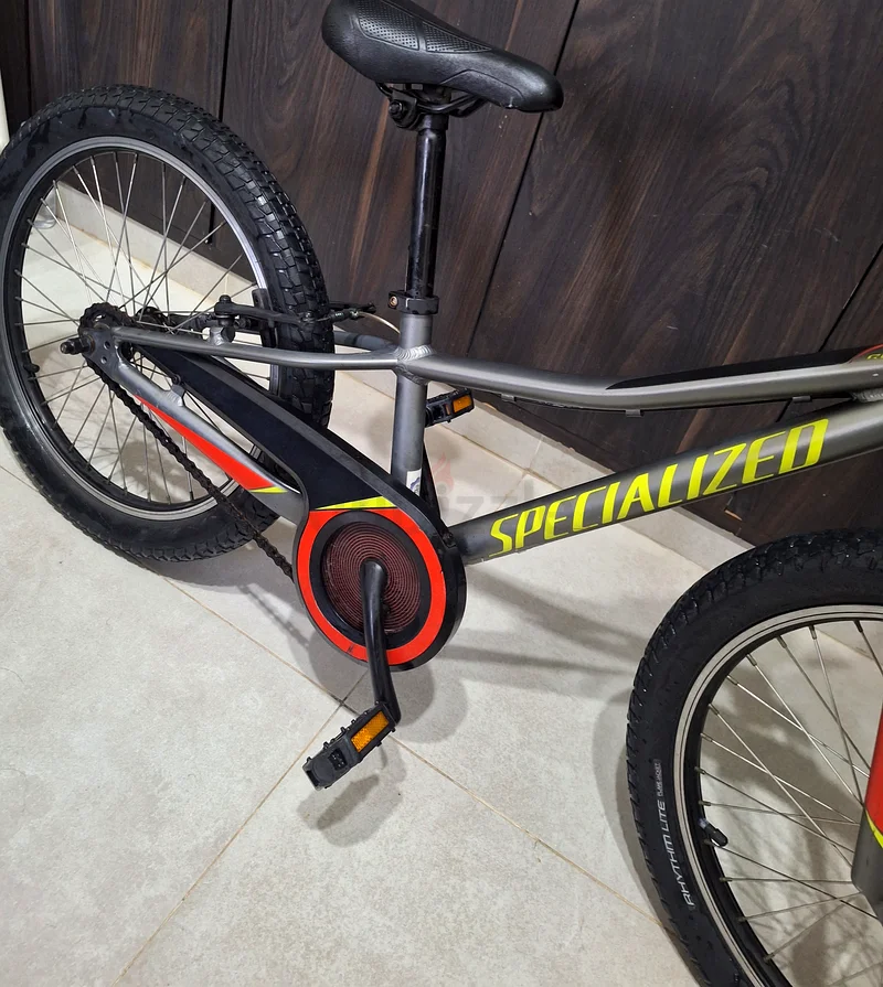 Specilaized Riprock 20inches kids age 6:9 years63198146866817114