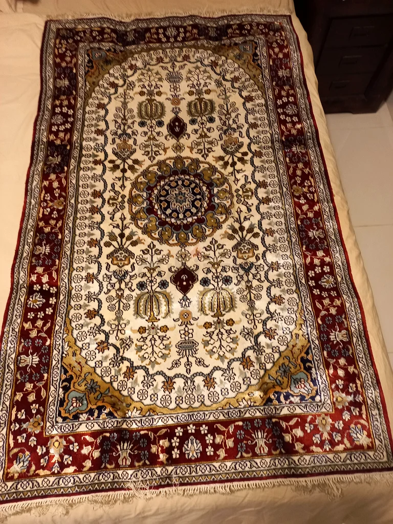 سجادة فارسية مربوطة يدويًا بالحرير63209845833859112