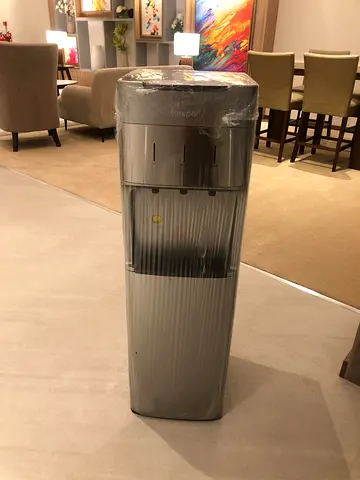 Water dispenser bottom load