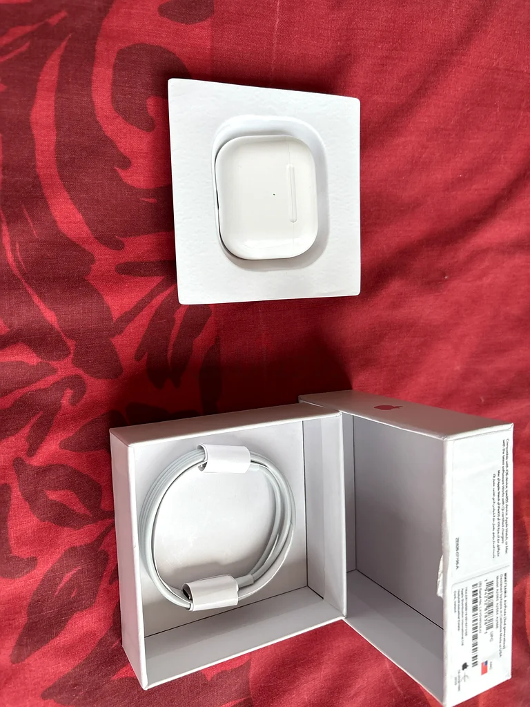سماعات AirPods الجيل الثالث63213438144899114