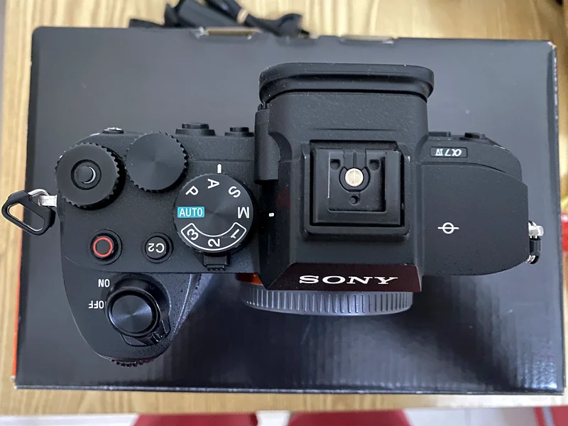 sony a7iv / a7 4 mirrorless camera  12k shutter only63201693792385113