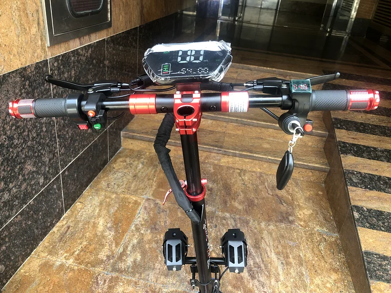 E Scooter: 2000W - 2 Batteries - 100KM Range63197145700611113