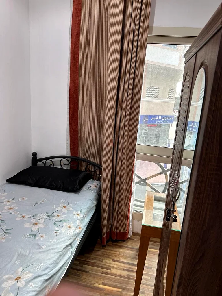قسم واحد في البرشا بالقرب من مول الإمارات63218793849986112