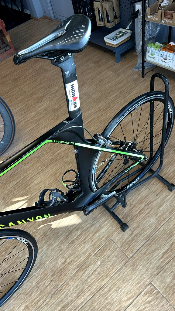 Canyon CF slx year 2019  in excellent conditions.63197646968961113