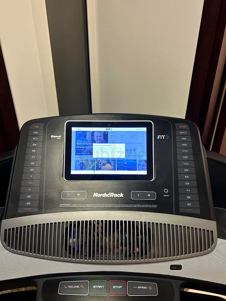NordicTrack Commercial Treadmill63198147334785112