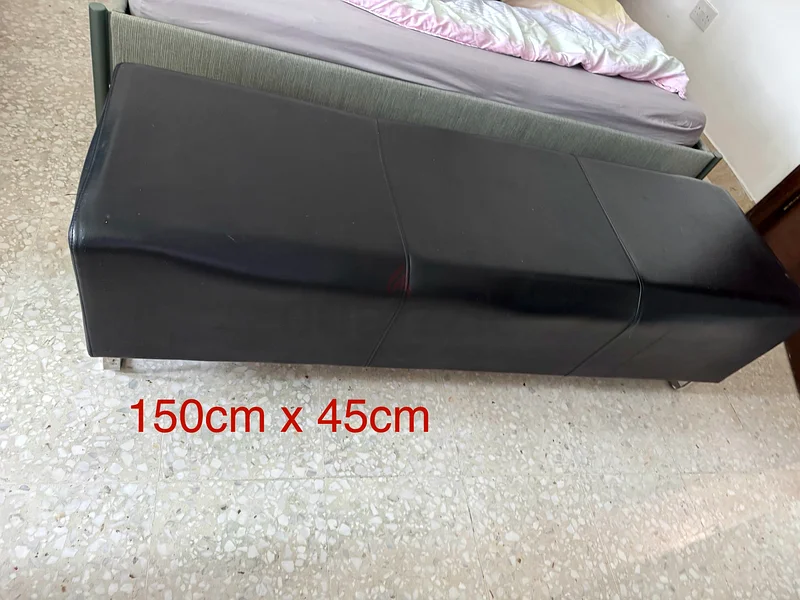 Black leather bench63211428621313111