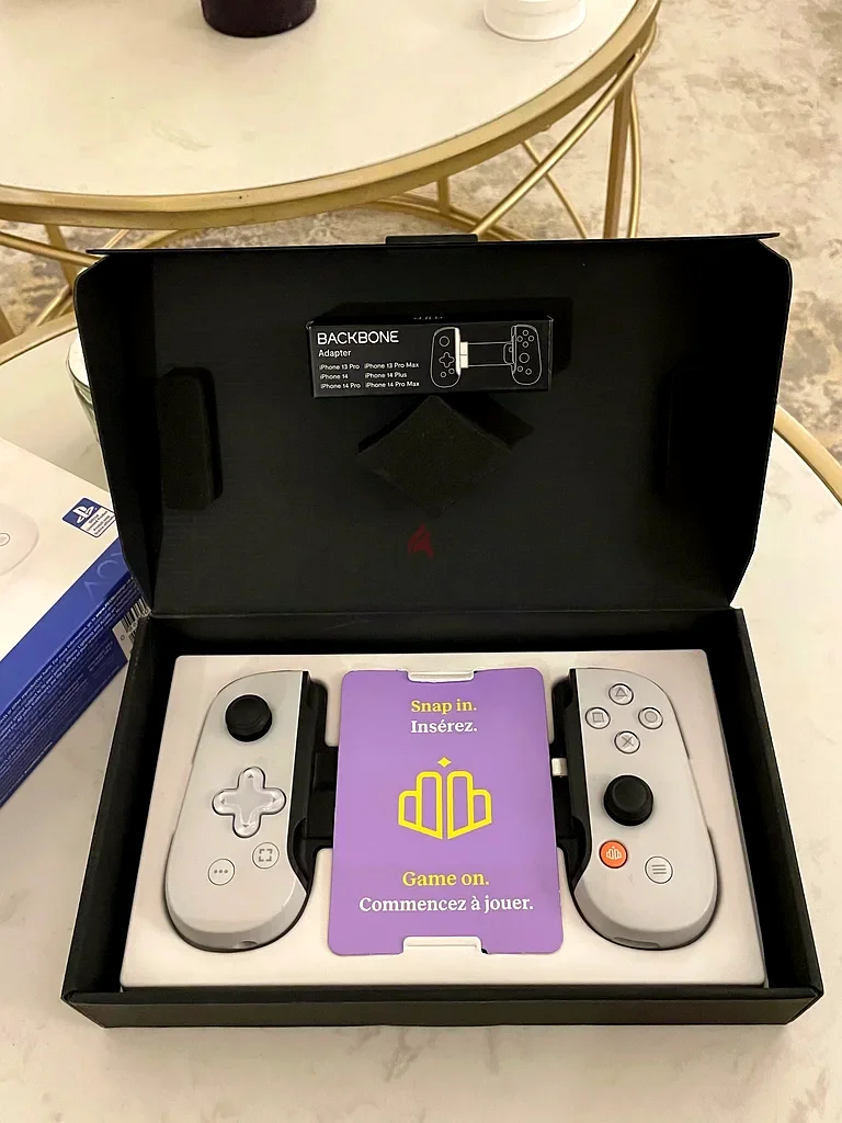 Backbone One controller for iPhone.  Condition: Excellent (Super Good)  Compatible with: iPhone (L63204868786306111