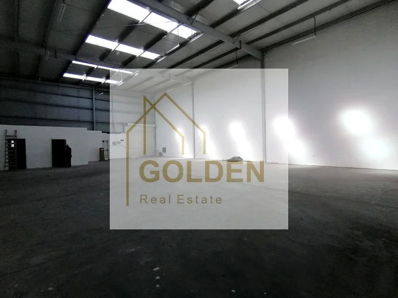 Looking for a flat warehouse ideal for storage or display in the prime location of Ajman Industrial 1?63221327829763113
